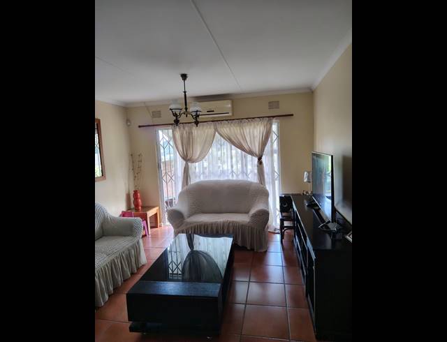 3 BEDROOM TOWNHOUSE FOR SALE IN THE WOLDS